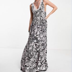 Free People tiers for you printed maxi dress in black dress size XS. Oversized